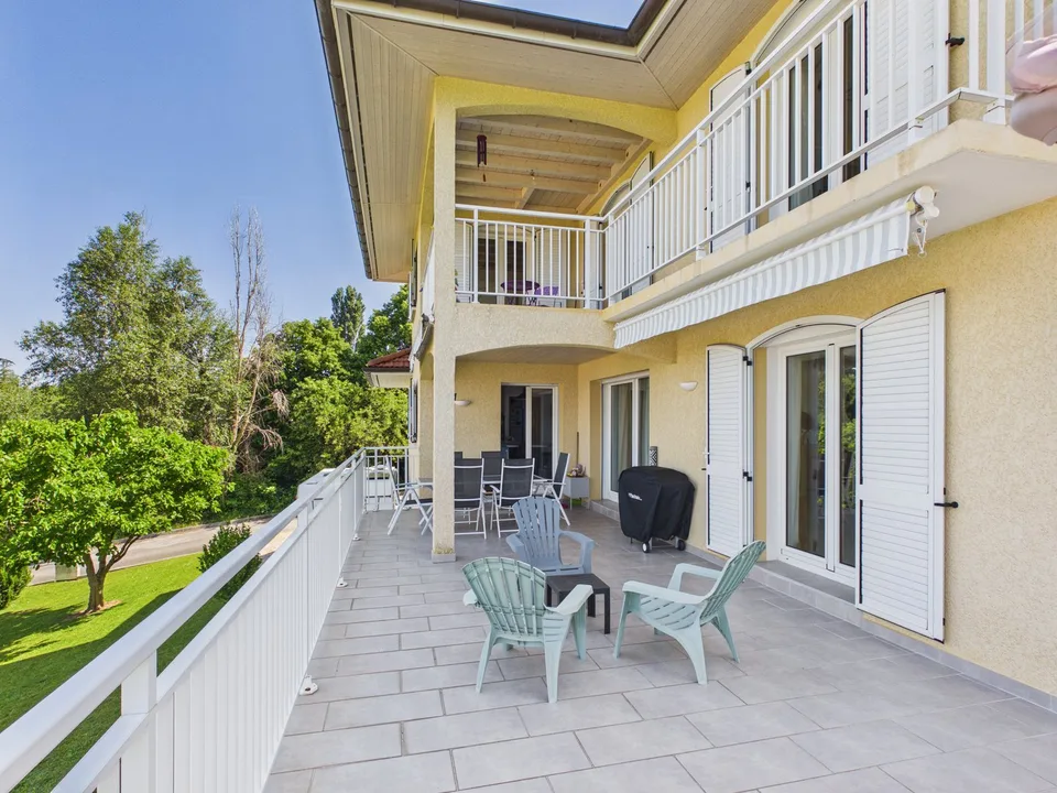 CRANVES-SALES Villa mit Panoramablick