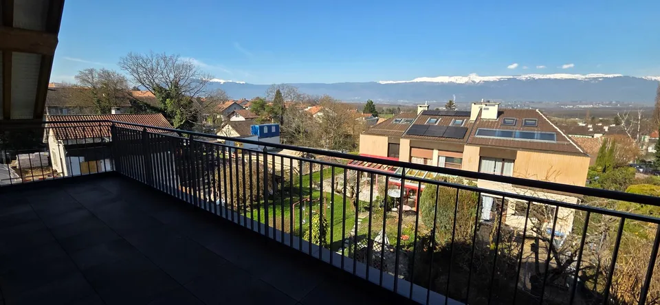En exclusivité, superbe duplex en attique à Bernex