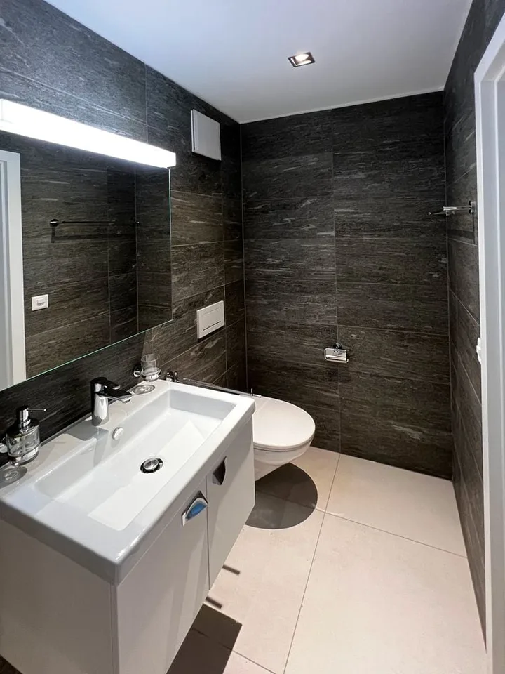Meraviglioso appartamento di 4.5 locali con balcone a Vallon – foto 11 di 12