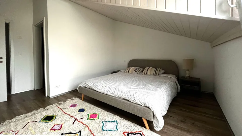 Meraviglioso appartamento di 4.5 locali con balcone a Vallon – foto 7 di 12