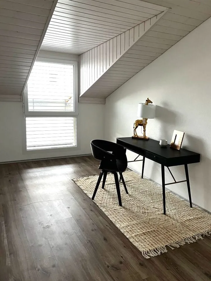 Meraviglioso appartamento di 4.5 locali con balcone a Vallon – foto 10 di 12