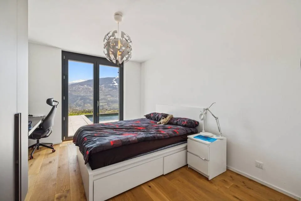 Villa von hohem Standard mit Dominanz über der Ebene – Foto 8 von 20