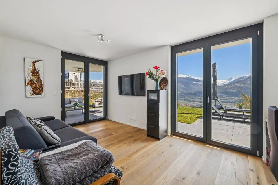 Villa von hohem Standard mit Dominanz über der Ebene – Foto 10 von 20