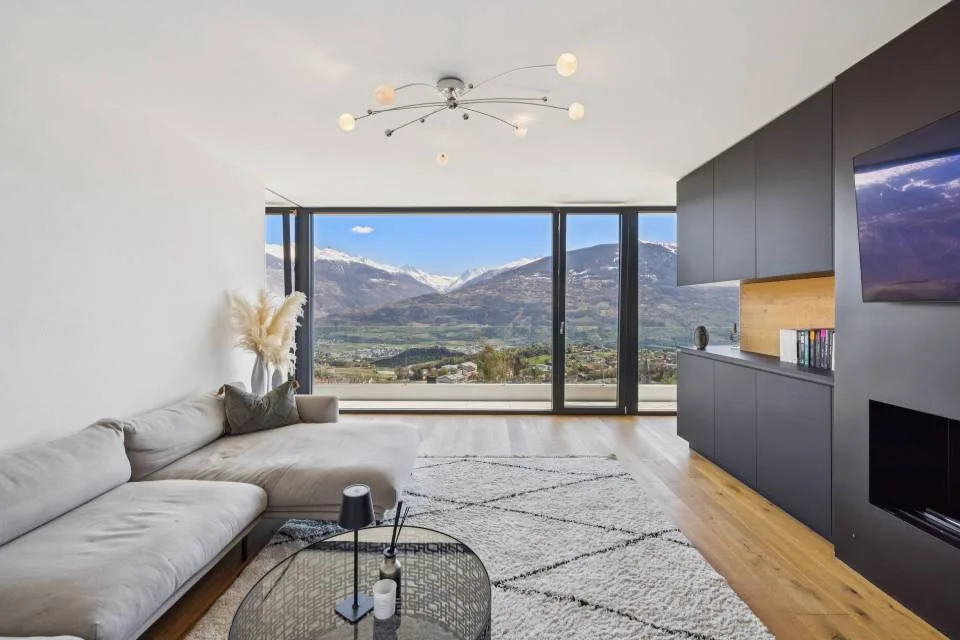 Villa von hohem Standard mit Dominanz über der Ebene – Foto 6 von 20