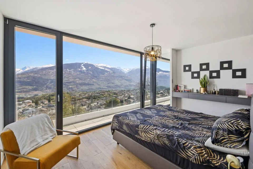 Villa von hohem Standard mit Dominanz über der Ebene – Foto 7 von 20
