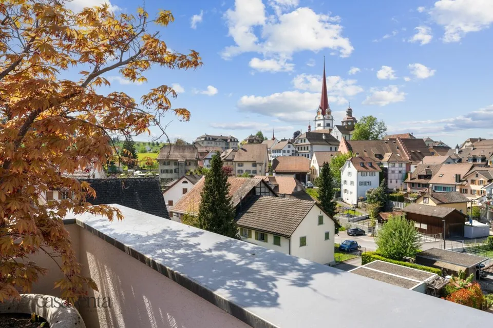 BANQUE VALIDÉE CONFIRMÉE Appartement d'attique exclusif avec une vue de rêve sur la vieille ville de Beromünster