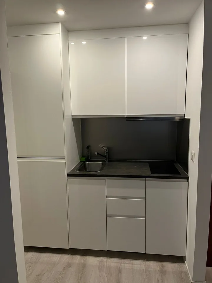 Immeuble d'habitation et de commerce avec restaurant en centre-ville – photo 6 sur 7