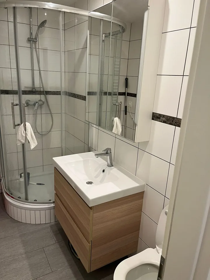 Immeuble d'habitation et de commerce avec restaurant en centre-ville – photo 7 sur 7