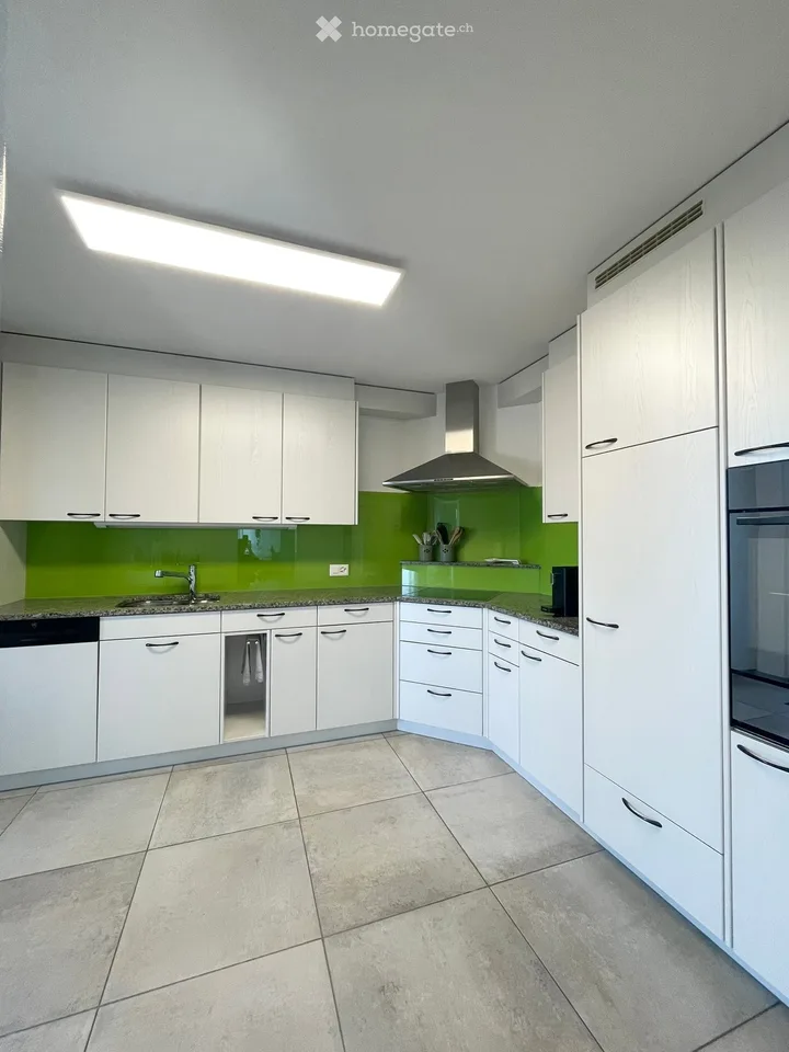 Wohnen mit Weitblick - sonnige 4.5-Zimmer-Terrassenwohnung an zentraler Lage in Würenlingen
