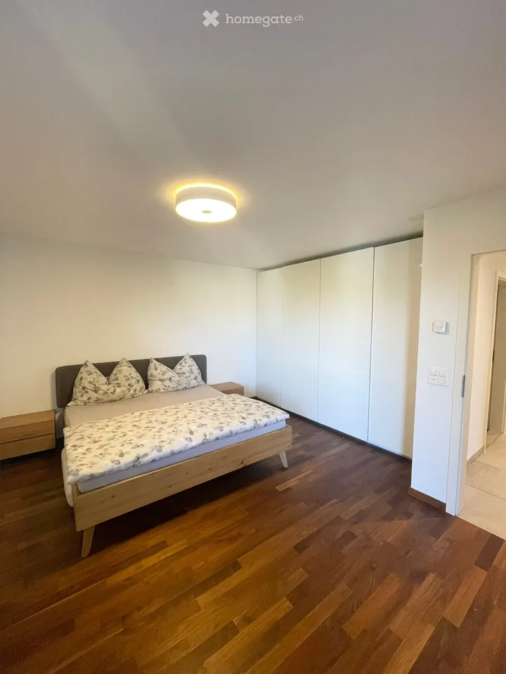Wohnen mit Weitblick - sonnige 4.5-Zimmer-Terrassenwohnung an zentraler Lage in Würenlingen