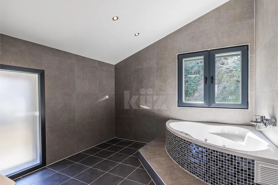 Schönes renoviertes Einfamilienhaus mit großem Garten – Foto 10 von 13