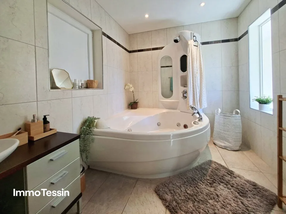 An Oasis of Tranquility Above Lake Maggiore, Exclusive Villa with Pool and Spectacular Lake View – photo 12 of 13