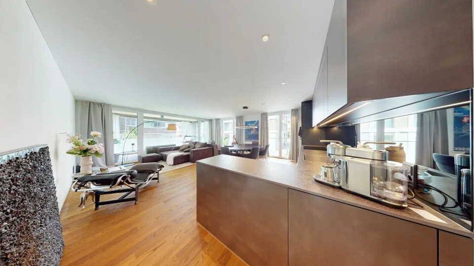 Appartamento smart home di lusso 3,5 locali con balcone in giardino invernale e stazione di ricarica elettrica a Ballwil