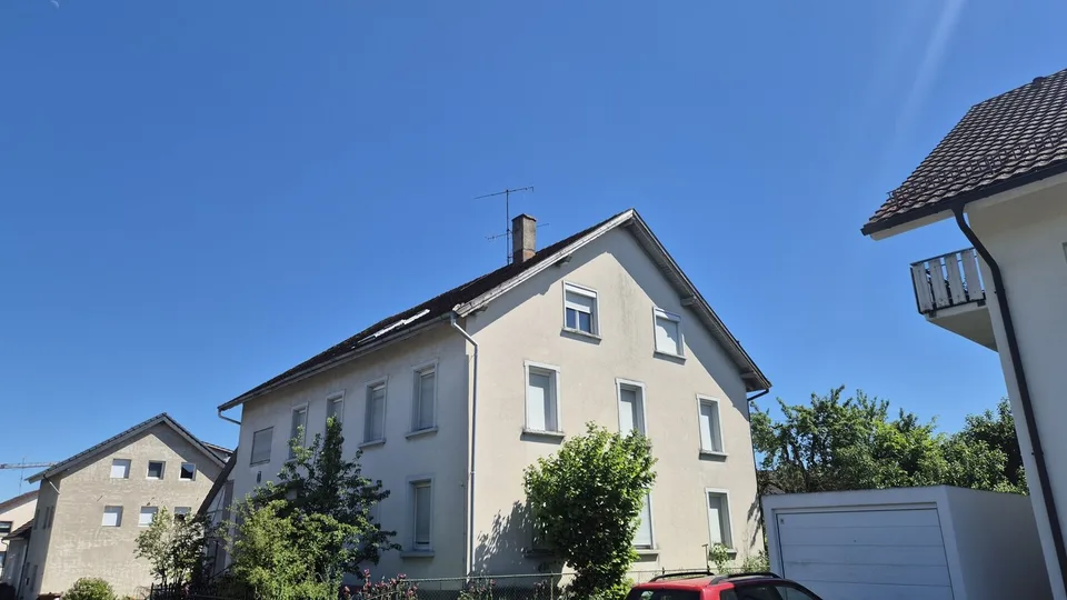 Jestetten/Altenburg - 3 -Familienhaus mit großem Grundstück