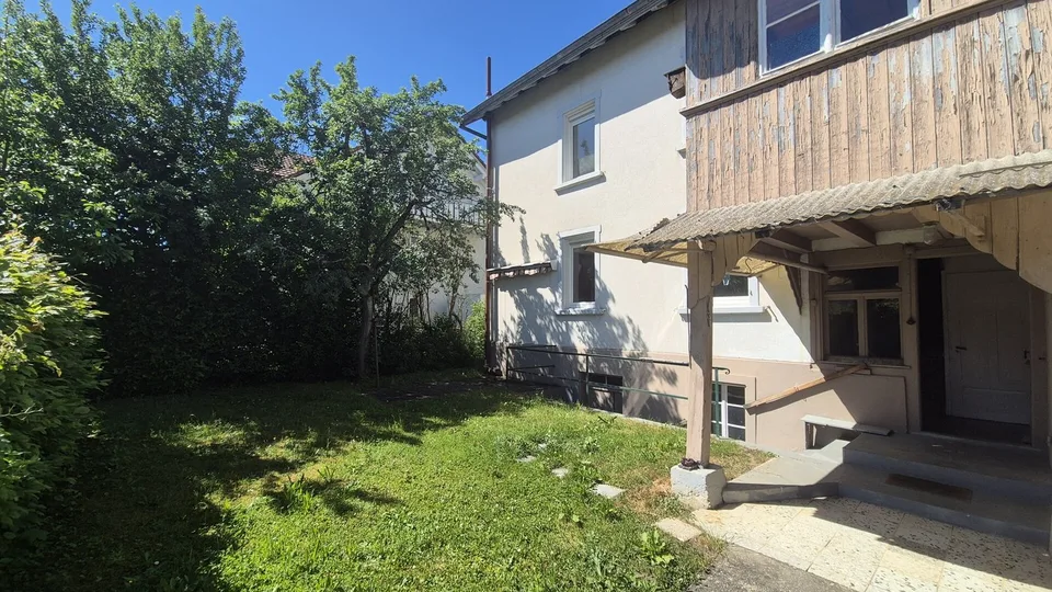 Jestetten/Altenburg - 3 -Familienhaus mit großem Grundstück – Foto 8 von 12