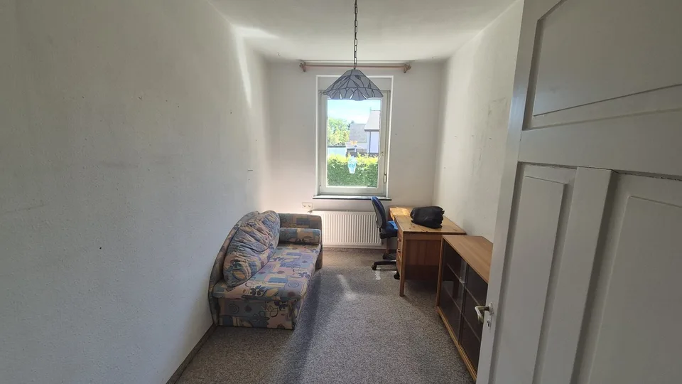 Jestetten/Altenburg - 3 -Familienhaus mit großem Grundstück – Foto 10 von 12