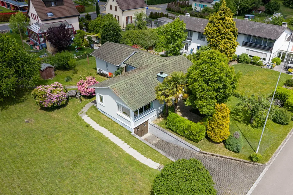 Einfamilienhaus mit Studio und Garten-Oase