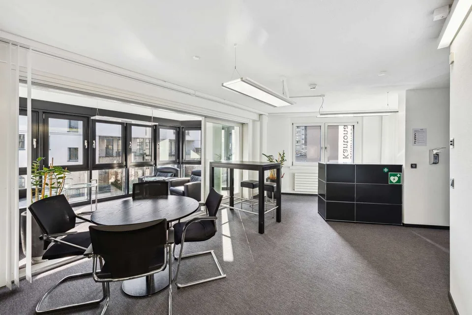 Espaces de bureau modernes au centre de Neuhausen – photo 6 sur 13