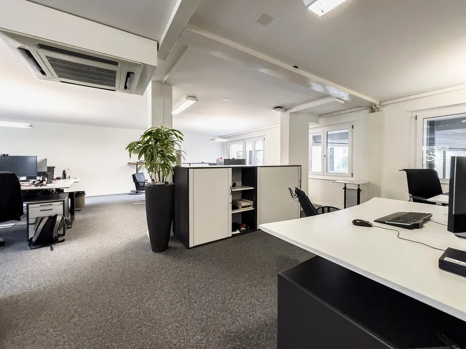 Espaces de bureau, de pratique ou de studio centraux de haute qualité au cœur d'Uster – photo 7 sur 12