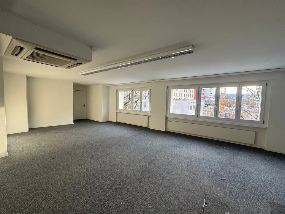 Espaces de bureau, de pratique ou de studio centraux de haute qualité au cœur d'Uster – photo 9 sur 12