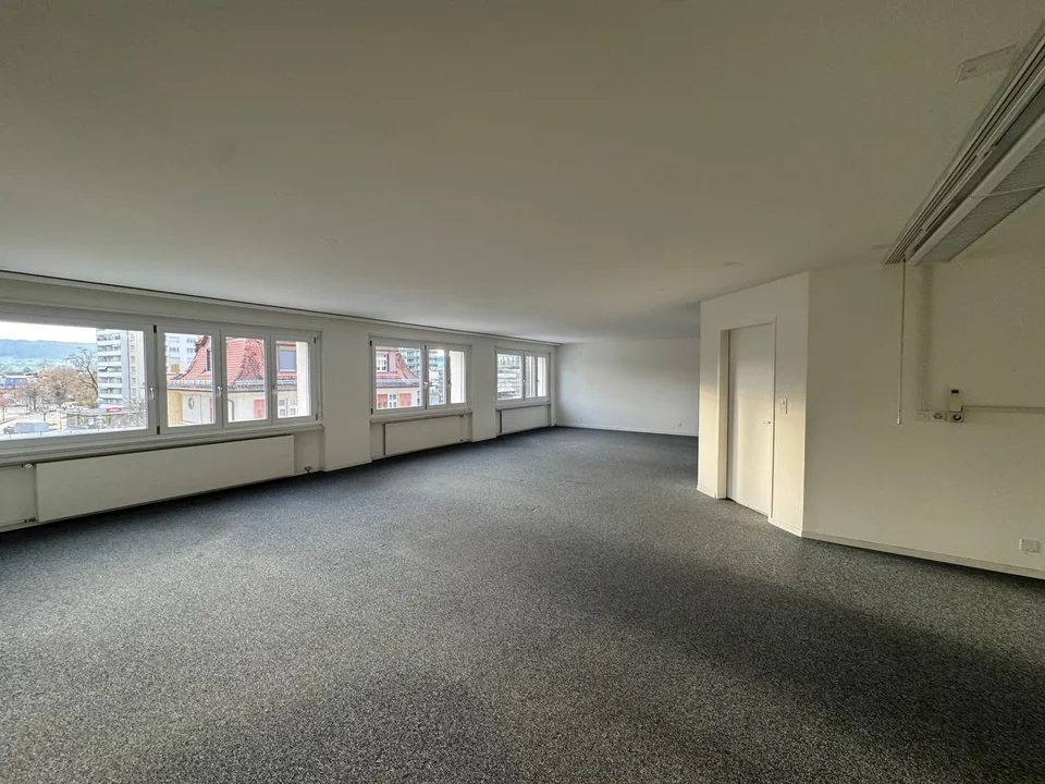 Espaces de bureau, de pratique ou de studio centraux de haute qualité au cœur d'Uster – photo 6 sur 12