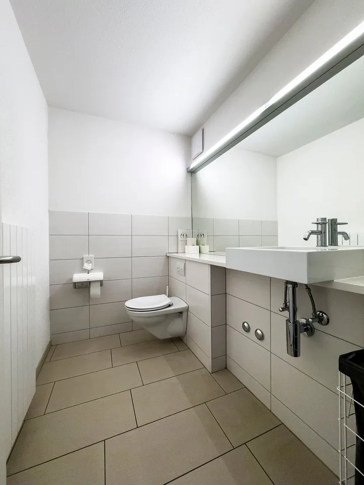 Espaces de bureau, de pratique ou de studio centraux de haute qualité au cœur d'Uster – photo 10 sur 12