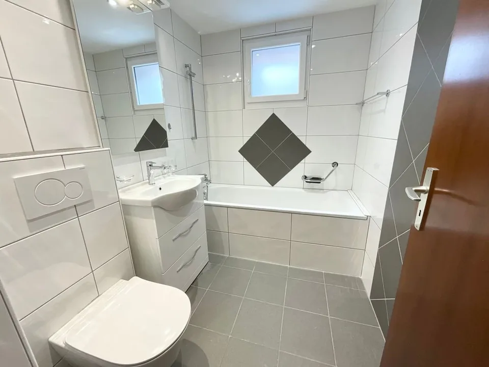 Bel appartement lumineux de 3 pièces avec balcon et vue dégagée