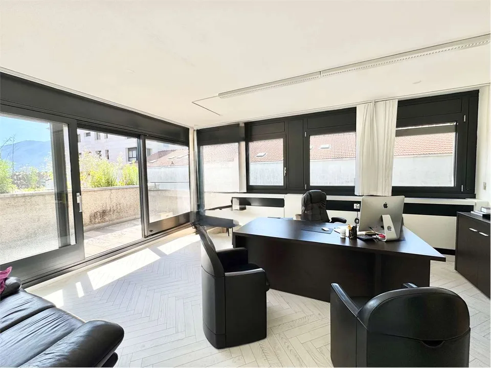 Elegant, bright office of 4.5 rooms, just a few steps from the center of Lugano – photo 8 of 10