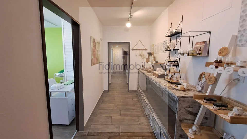 Verkaufsfläche, 142 m2, Pl. du Marché 5, St-Imier