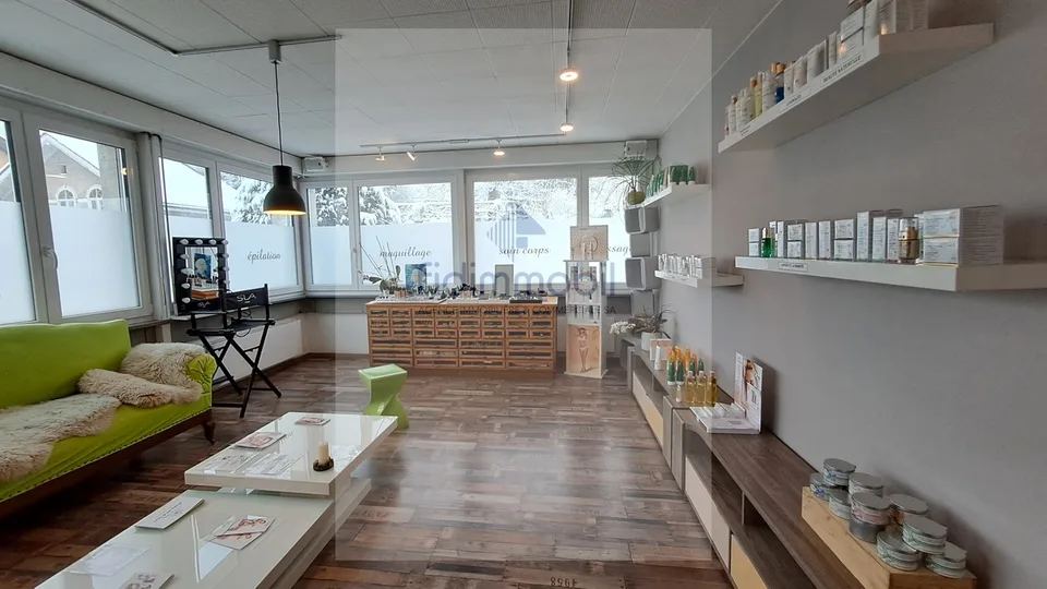 Surface commerciale, 142 m2, Pl. du Marché 5, St-Imier