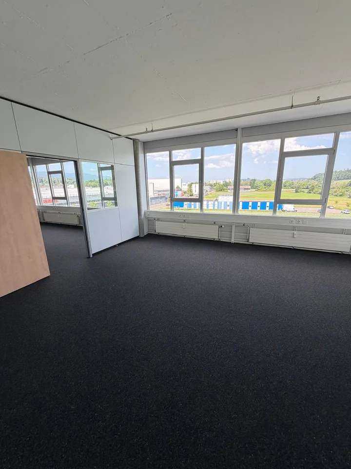 Gewerbefläche zu vermieten in Brügg BE – 155 m² mit optimaler Infrastruktur