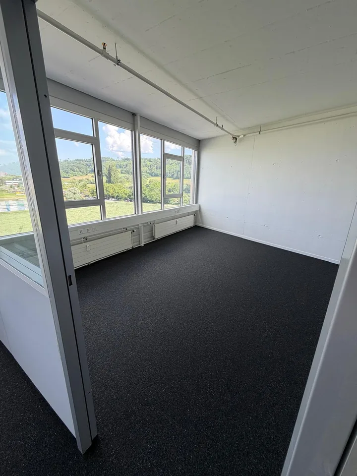 Gewerbefläche zu vermieten in Brügg BE – 155 m² mit optimaler Infrastruktur