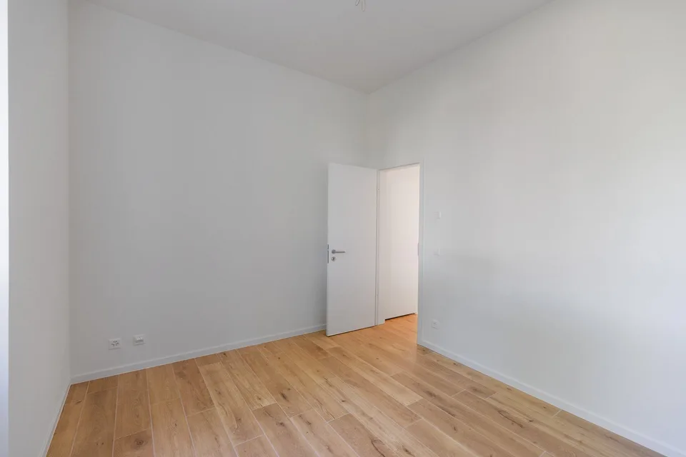 Ehemalige, vollständig renovierte Villa, Erstbezug, Möglichkeit als Hausmeister – Foto 6 von 11