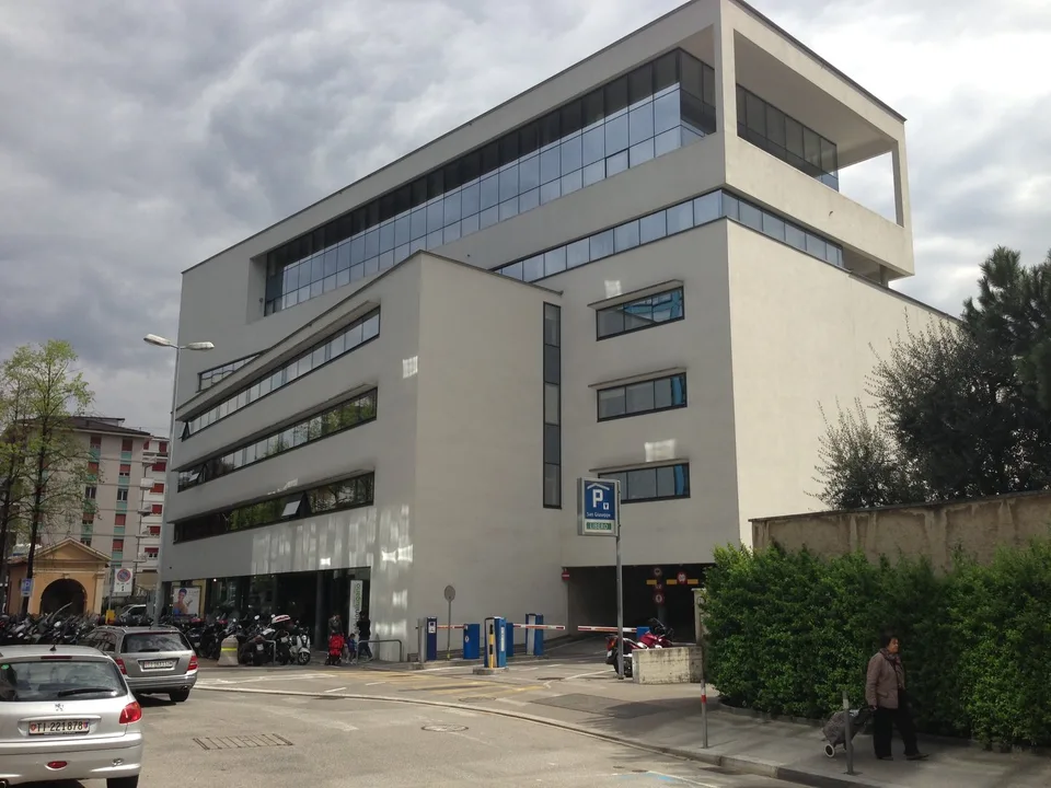 UFFICIO DI PRESTIGIO IN CENTRO LUGANO