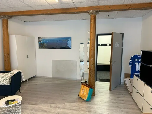 Bureaux/Ateliers/Salles de thérapie avec charme industriel 30-63 m2