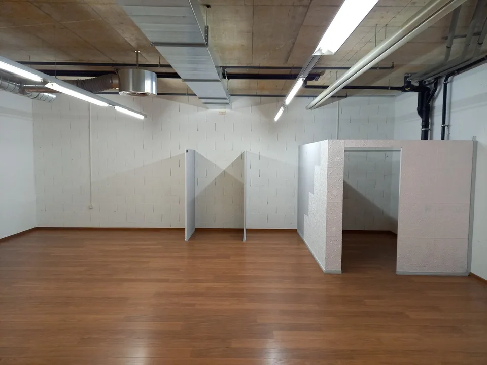Spazio commerciale di 55 m² con passaggio strategico nel Centre Cormanon