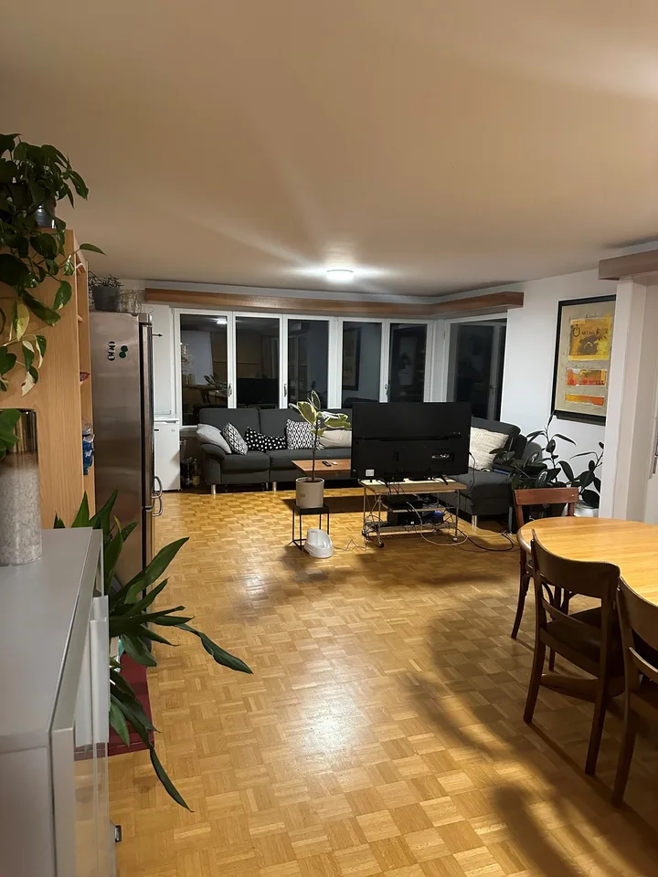 Chambre dans un appartement en duplex