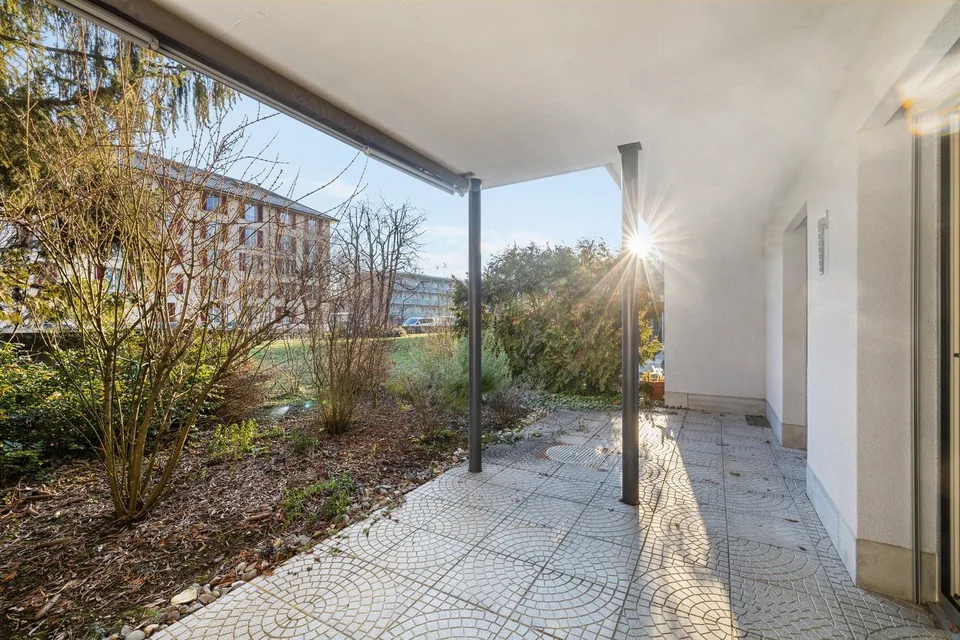 Appartamento moderno e luminoso con posto giardino