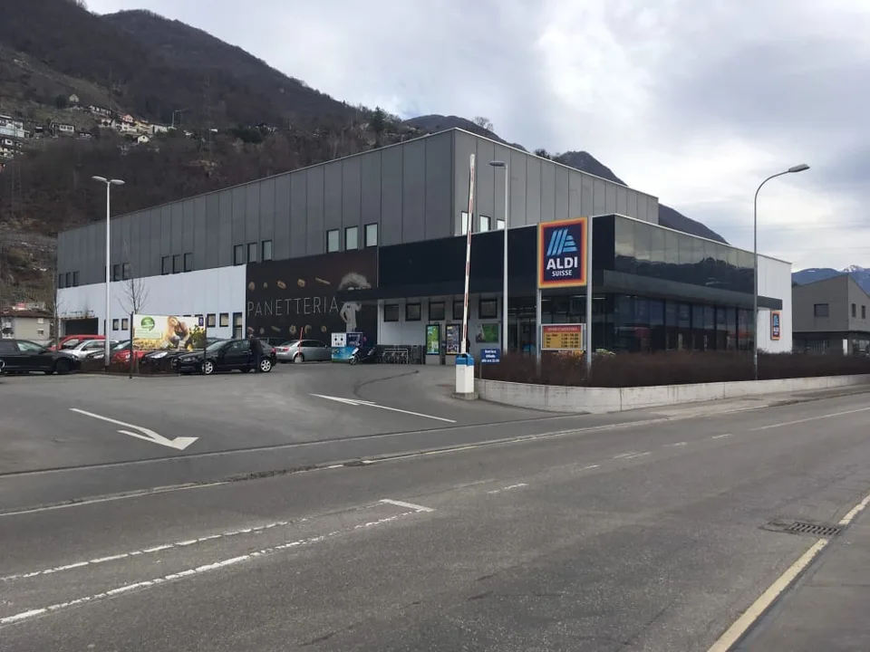 Spazio commerciale per ufficio al primo piano/ Gewerberaum ideal für Büro, Produktion oder Schulung
