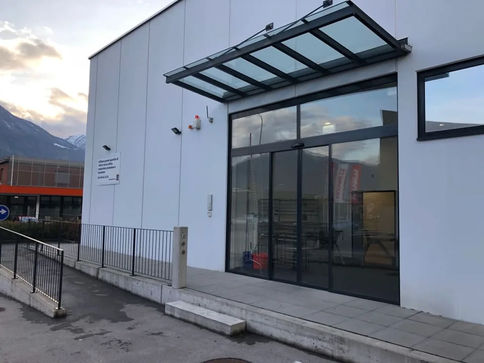 Spazio commerciale per ufficio al primo piano/ Gewerberaum ideal für Büro, Produktion oder Schulung