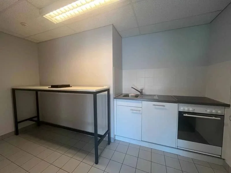 Bureaux aménagés à proximité de l'aéroport – photo 8 sur 11