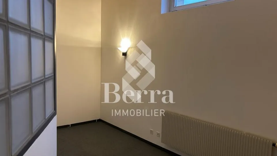 Lokal gewerblich / Büro zur sofortigen Miete