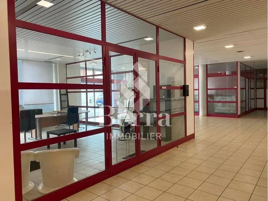 Lokal gewerblich / Büro zur sofortigen Miete