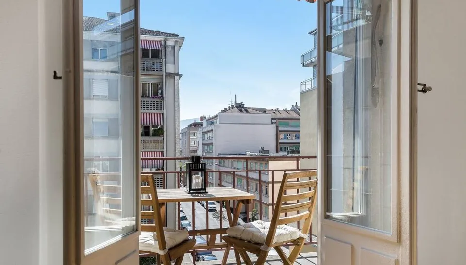 Charmantes 1-Zimmer-Apartment mit Balkon in lebhaften Charmilles, Genf