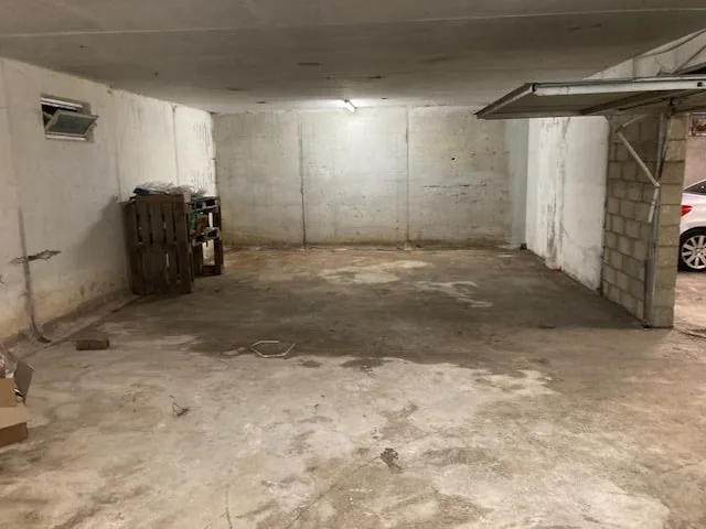 Garage double spacieux à Val-de-Ruz