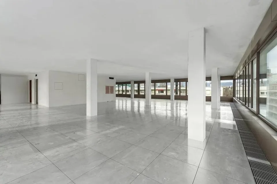 Superficie amministrativa di 245 m² nel cuore di un quartiere dinamico