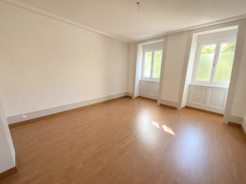 1er loyer offert ! Appartement de 3 pièces situé au rez-de-chaussée