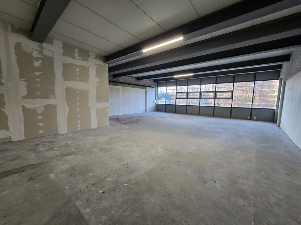 Excellente situation - Atelier - 130m² - Crissier - 1er loyer offert !