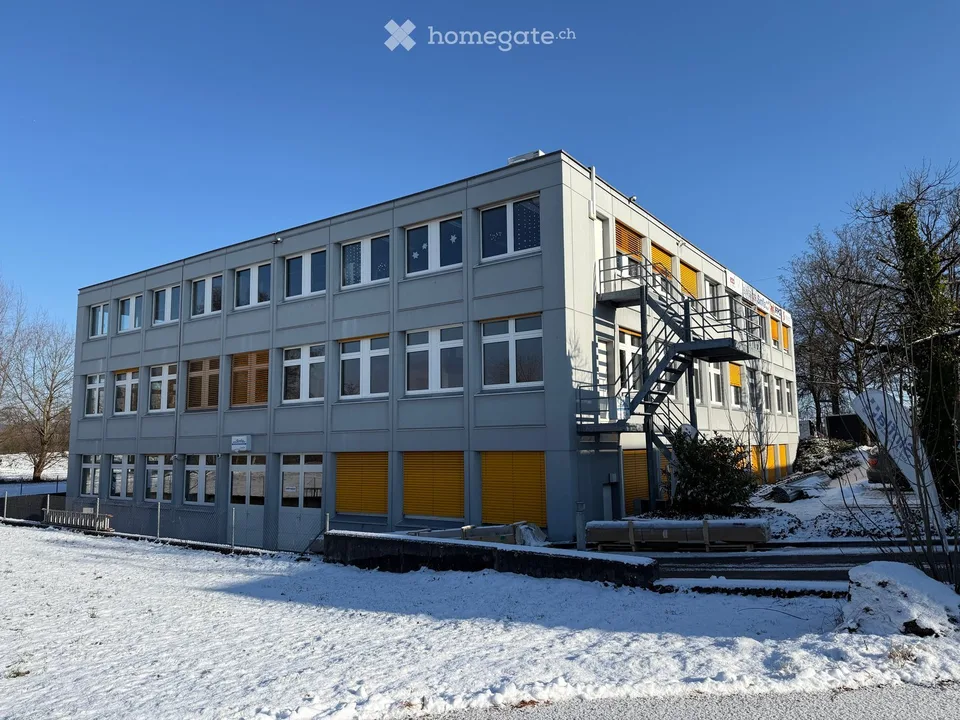 Büro in ruhiger Lage, 1.7km zur Autobahn, phantastische Aussicht