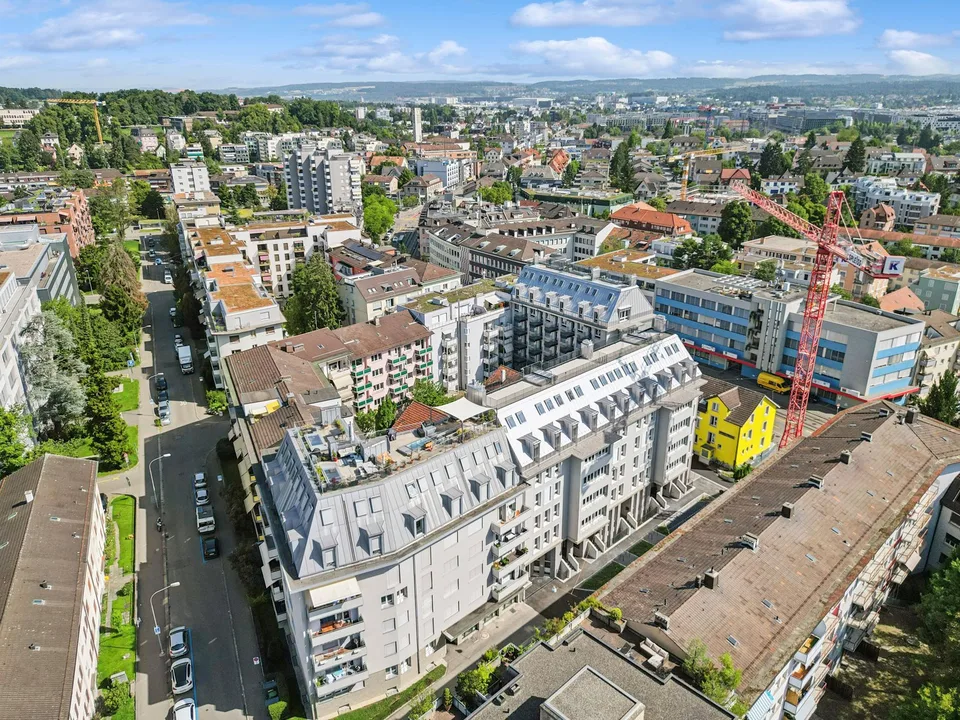 ERSTVERMIETUNG: 2.5-Zimmerwohnung an bester Lage in Zürich-Oerlikon